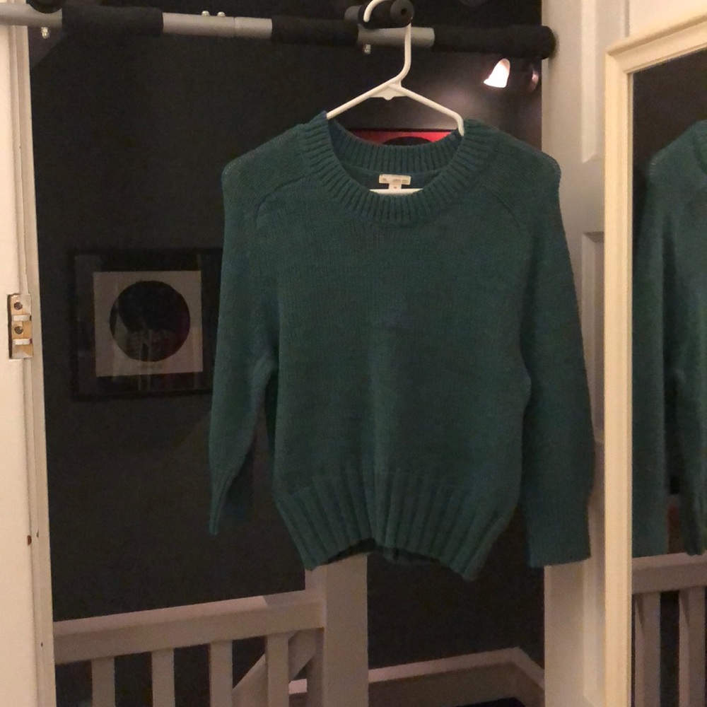 Cropped Gap sweater
